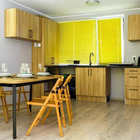 Camping Oaza Blonie Kornik Domki Standard Plus - 3 Pokoje المظهر الخارجي الصورة