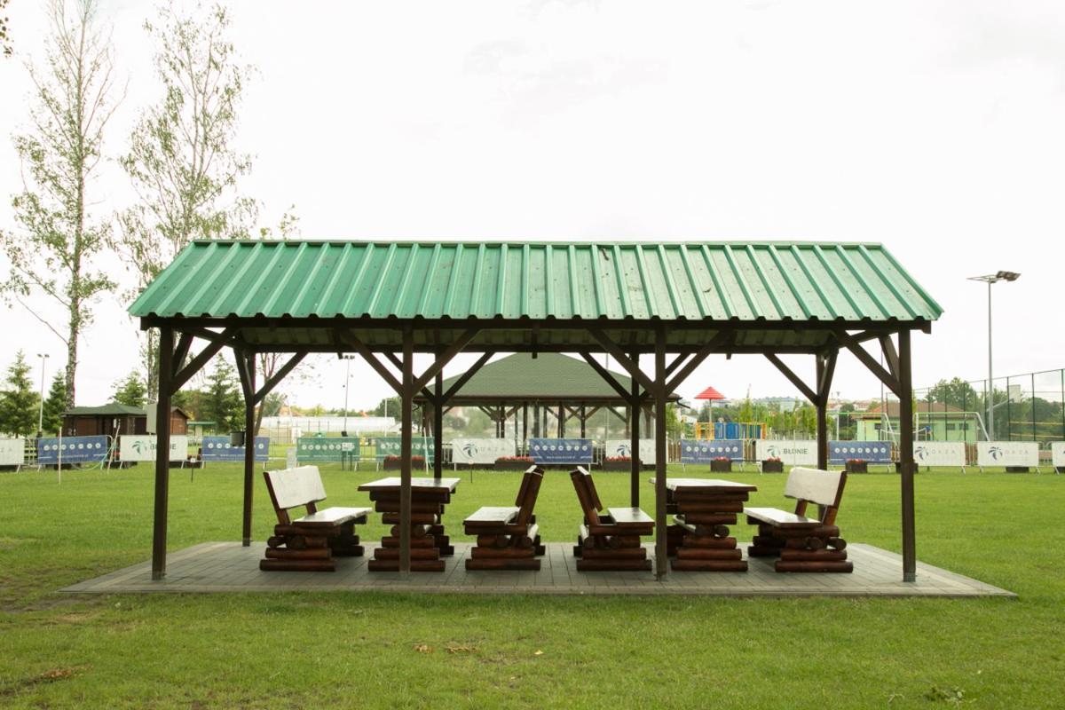Camping Oaza Blonie Kornik Domki Standard Plus - 3 Pokoje المظهر الخارجي الصورة