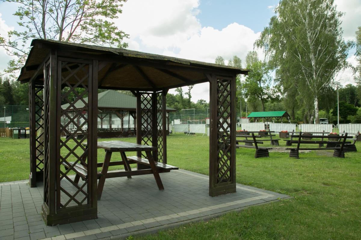 Camping Oaza Blonie Kornik Domki Standard Plus - 3 Pokoje المظهر الخارجي الصورة