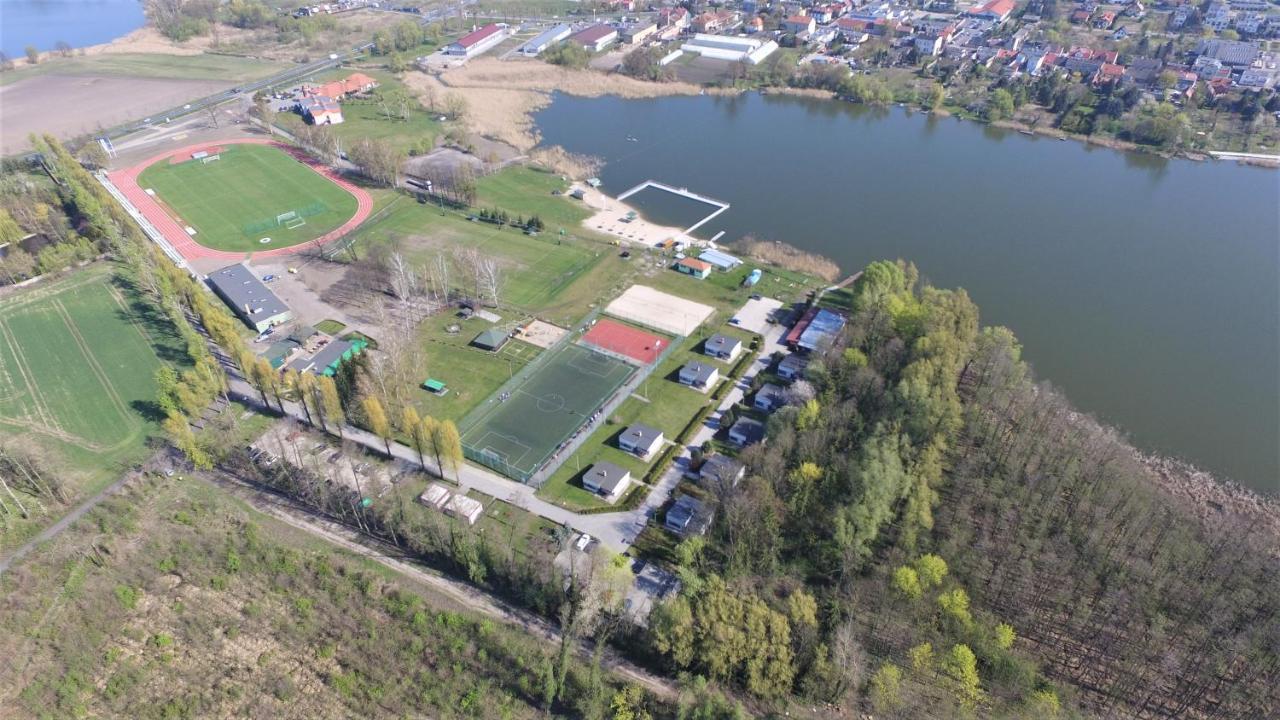 Camping Oaza Blonie Kornik Domki Standard Plus - 3 Pokoje المظهر الخارجي الصورة