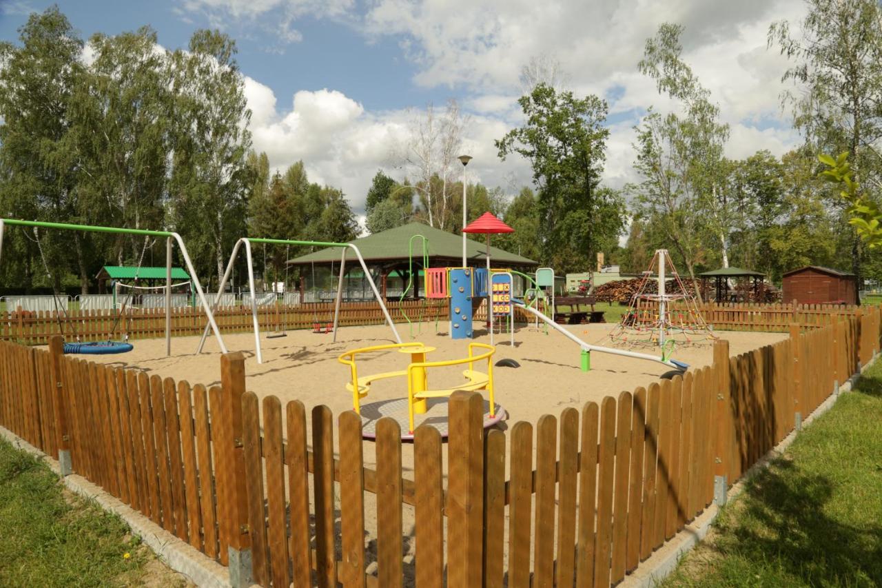 Camping Oaza Blonie Kornik Domki Standard Plus - 3 Pokoje المظهر الخارجي الصورة
